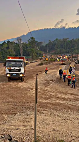PT.MIM bersama vendornya 🔥#CapCut #storydrivertambang #fypシ #haulingkonawemorowali #lintashauling #driverdumpttruck 
