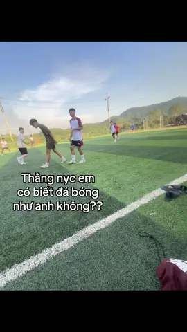 Anh cung khong biet da:)) #fypシ゚ #bongda #xuhuong #xhtiktok #bongdaphui 