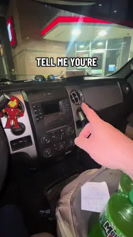 Southern has some napkins in the dash #tellmeyourfromthesouth #southernersbelike #southernersoftiktok 