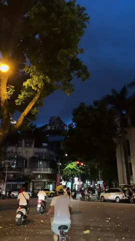 Vạn vật đều thua Thu Hà Nội🍂🍁 #muathuhanoi  #thuhanoi #hanoi #viral #xuhuong 