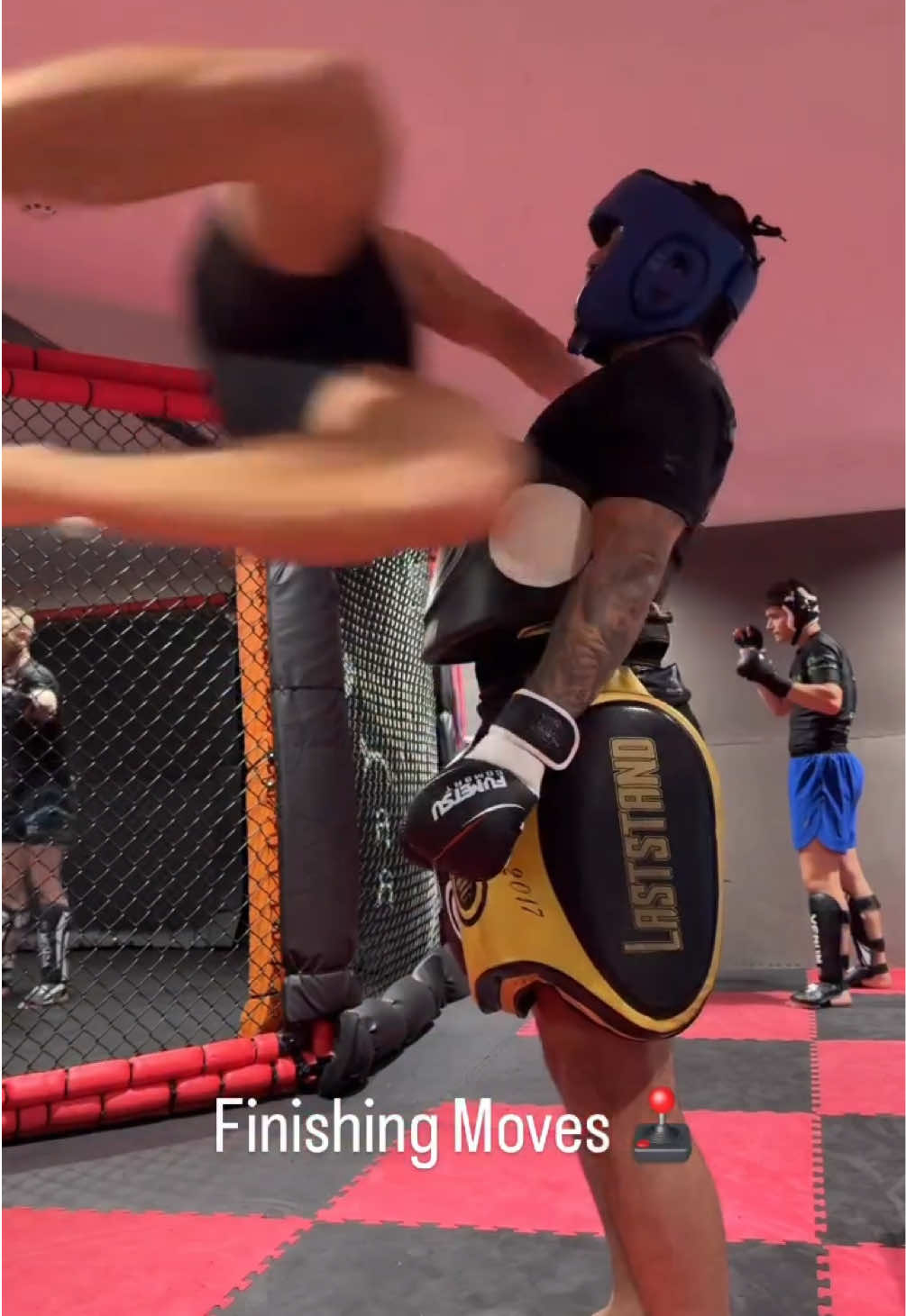 You asked for it... 🤌 ______________________________ #finishingmoves #onpeople #mma #gym #york 