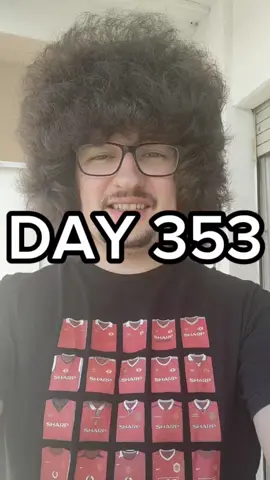 Day 353 of not cutting my hair until @Manchester United win 5 games in a row! 🙏 Current Streak - 1/5 #hairchallenge #manchesterunited #manunited #hairgrowth #rubenamorim 