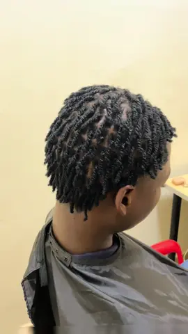 Mini Twist / Vanille sur cheveux courts homme #coiffurehomme #twisthairmen #coiffeusedakar 