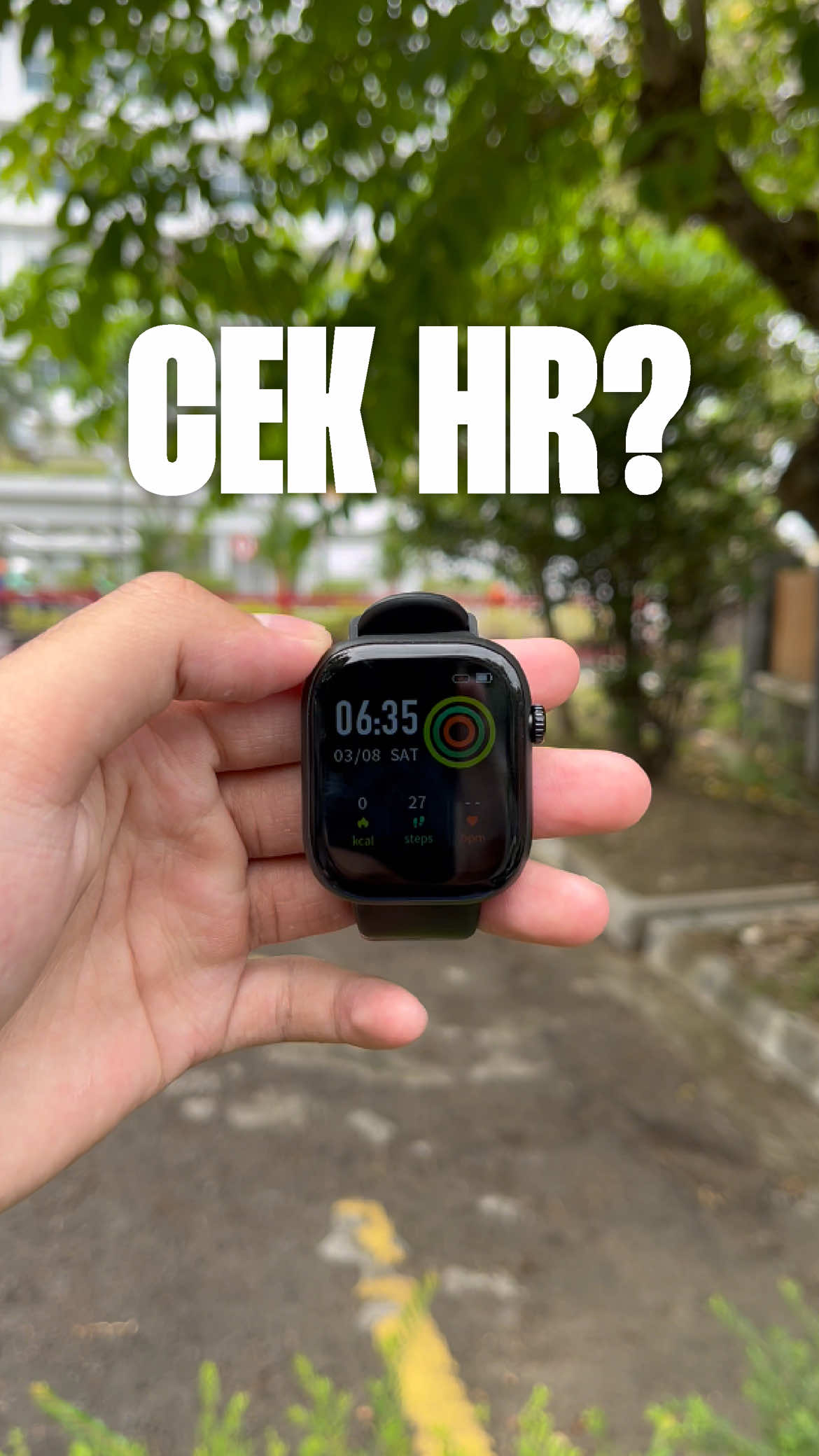 Orang orang bisa pantau pace HR, dan jarak ternyata pake ini to, Ini adalah Huafit S10 dari @huafit ,fiturnya lengkap dan bisa pantau pace, cadence, distance, kalori secara real time, fitur IP68 Waterproof yang bikin jam ini aman dari air hujan dan keringat, cek keranjang di bawah ya #Running #smartwatch #lari