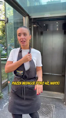 Dove ci troviamo e quali sono i nostri orari?  #pacocornetteria #vomero #piazzamedagliedoro #cornetti #orari 