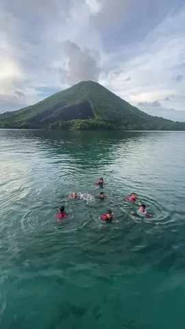 pokonya jangan mati sebelum ke banda neira #bandanaira #bandaneira #bandabesar #gunungapibanda🌋 