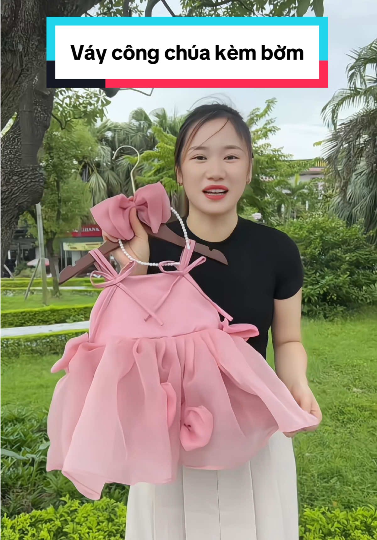 Váy công chúa kèm bờm cho bé#mevabe #thoitrangbe #vaycongchuachobe #vayxinhchobe #vaythietkechobe 