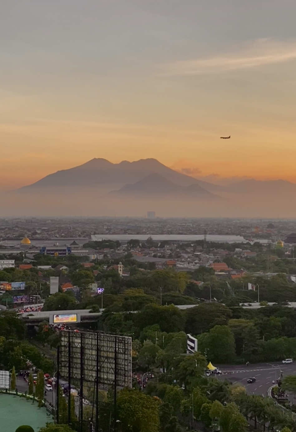 favorit sunset spot🌄 #arjunowelirang #surabaya #penanggungan 