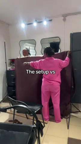 You can never go wrong with a backdrop!  #Lifeofamakeupartist#backdropsetup#Muainlagos#beeglamz