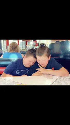 Happiest of birthdays to my lovely gentle giants #myboysmyworld🧩💙💙 #momoftwinswithautism #fëmijëtmeautizëm #shqipetnëAmerik🇦🇱🇺🇸 #happybirthday💙👬💙 