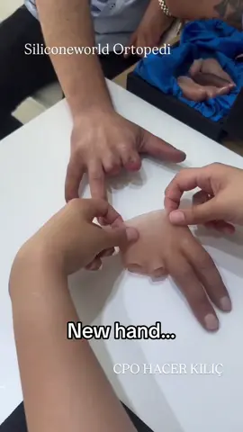 Bruh 🤯 #cosmetics #hand #LifeHack #shoutoutot (via unknown)