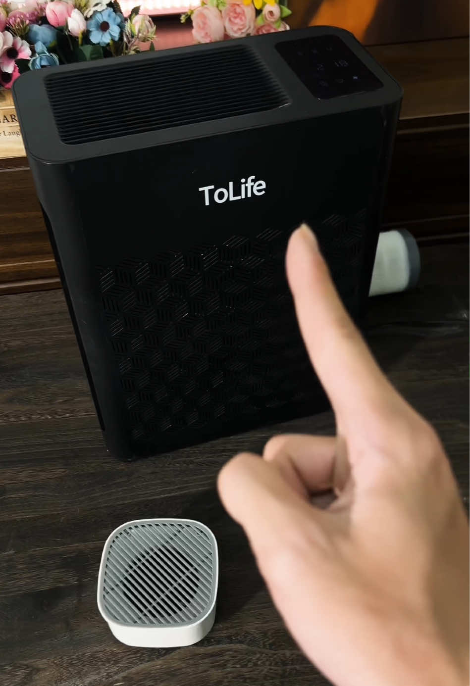 Sniffling?Itchy eyes?Your home might be the culprit.#airpurifier #tolife #smarthome #olor #indoorairquality 
