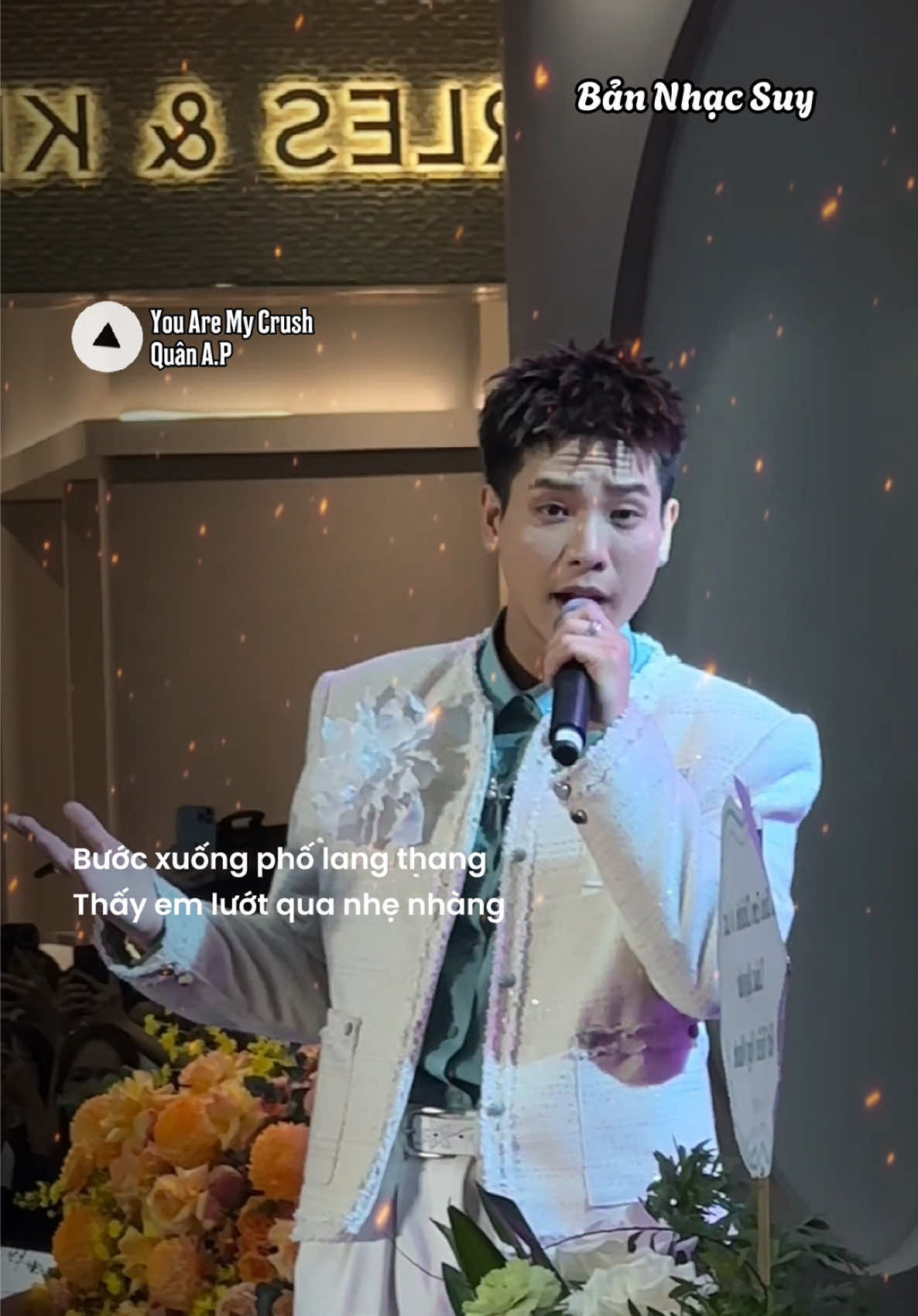 Bước xuống phố lang thang thấy em lướt qua nhẹ nhàng… “You Are My Crush - Quân A.P” #youaremycrush #quanap #BanNhacSuy #xh 