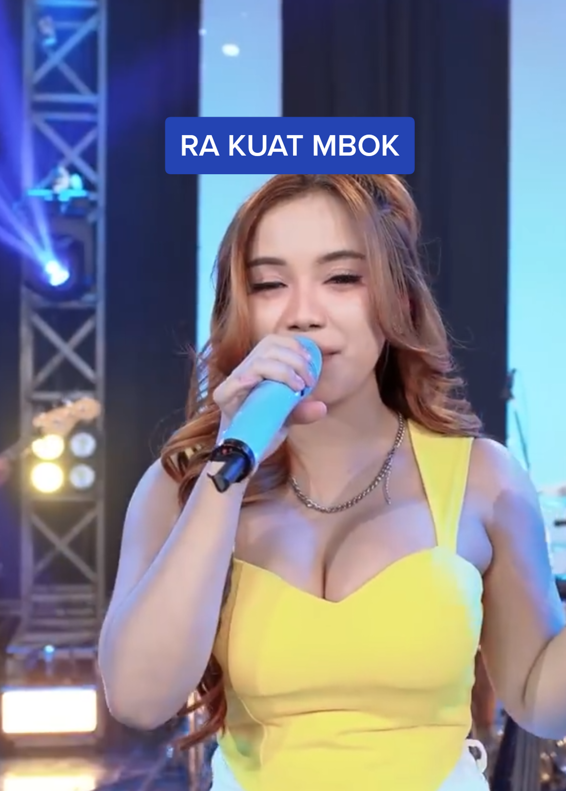 ajeng ra tahan pengen ngrasakne pacaran Opo yo bener rasane enak tenan? TITLE : RA KUAT MBOK SINGER : AJENG FEBRIA  YTC : MUSIC INTERACTIVE  #zaxepreels #ajengfebria #rakuatmbok 
