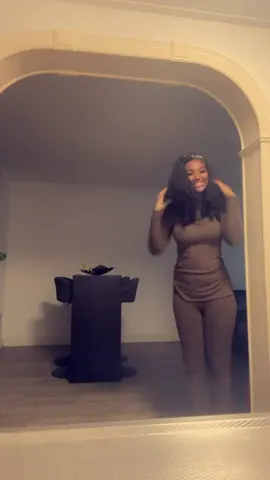 Ook @𝐃’𝐒𝐚𝐥𝐞𝐢𝐜𝐡𝐚🩶 gaat lekker op shaku💃🏼👩🏽‍🦰👱🏾‍♀️ , Shaku op die weave💇🏾‍♀️👱🏾‍♀️💃🏼🕺🏽 challenge is begonnen de beste video krijgt een prijs🤑💶🏆#shakuopdieweave #shakuopdieweavechallenge #viral_videos 