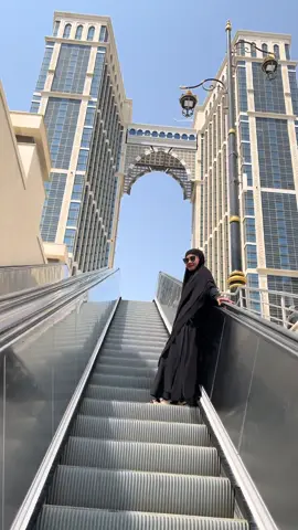Eskalator viral di Mekkah Masyaallah indah 🥰 #eskalatorviralmekah #mekkah #baitullah #fyp 
