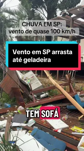 CHUVA EM SP: Os estragos que a tempestade em São Paulo deixou, com rajadas de vento de quase 100 km/h. No bairro do Pacaembu, casas ficaram destelhadas, sem energia elétrica, árvores caíram e a ventania levou até os móveis que ficavam na parte externa de um dos imóveis.  #tempestade #chuva #vento #sp