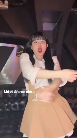 khi em thấy cô đơn lòng em nhớ ai #xh #khanhlinh #nonsstop #vinahouse #vietmix 