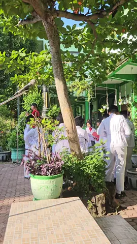 Persiapan upacara Hari Senin 💪