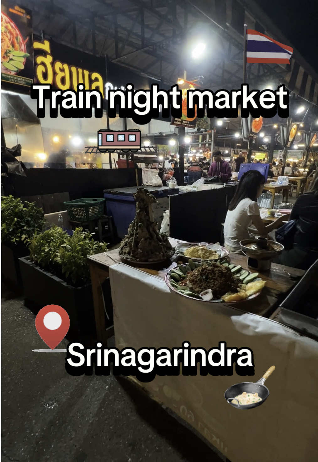 Delicious food 😋🇹🇭  #bangkok #thailand #trainmarket #nightmarket #food 