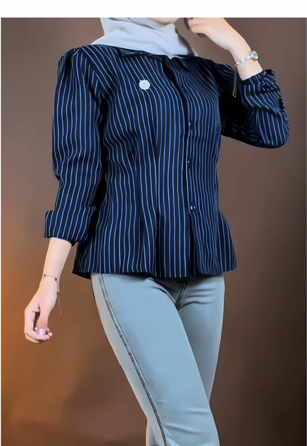 rekomendasi kemeja stripe fit body 😍cakeppp bangett 🤏🏻✨ #kemejafitbody #kemejakerut #kemejastripe #kemejaoutfit #kemejamurah 