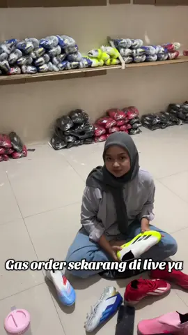 Gas order di live kita sekaranggggg #fyp #trending #murahbanget #rayhansport #sepatubola 