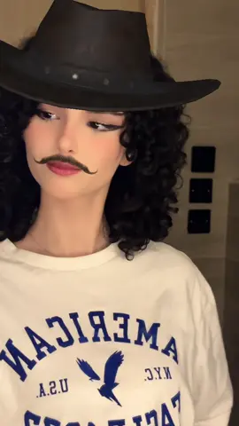 شلون؟ | #om_curly #fyp #اكسبلور #tiktok #explore 