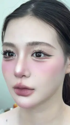 Xem full hướng dẫn layout make tone Hồng Khô nhé #THUYHANGTHUYMAKEUP #xuhuongtiktok #makeupcodau #makeup 