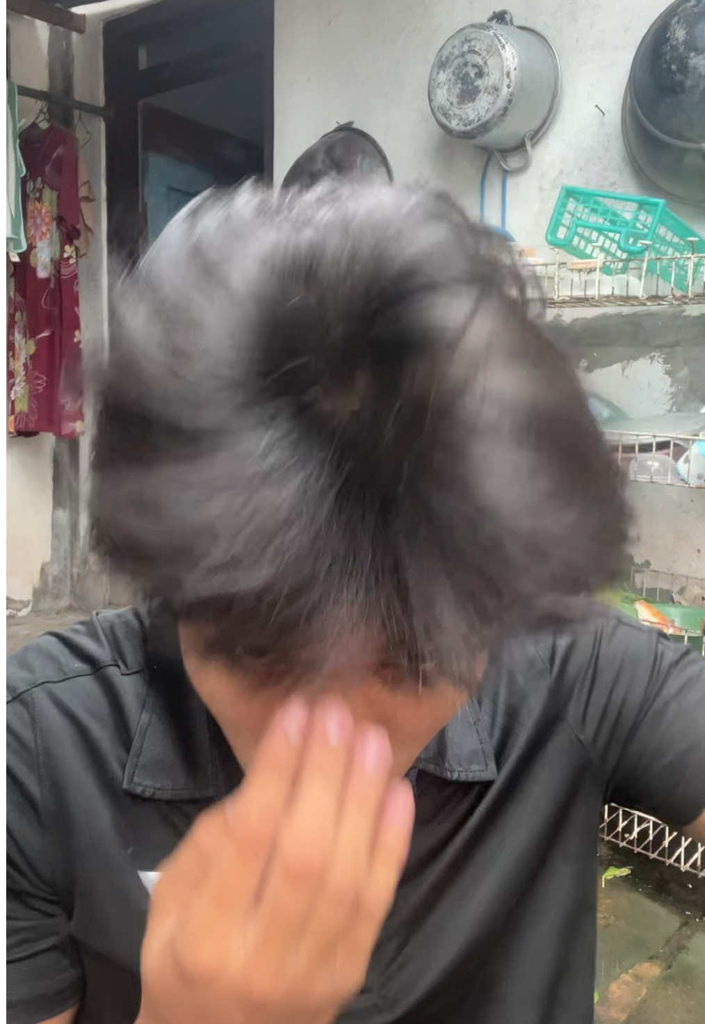 keknya besok gw coba pake telur deh katanya bisa bikin rambut haluss🤔🤔🤔 #fyp #perawatan #rambut #hair 