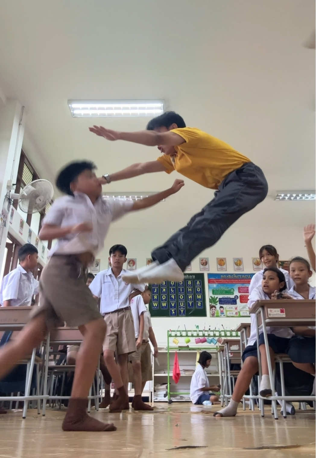 ป.5 ในวันที่ยังกลับบ้านไม่ได้ 🌧️ #jump #viral  #fyp 