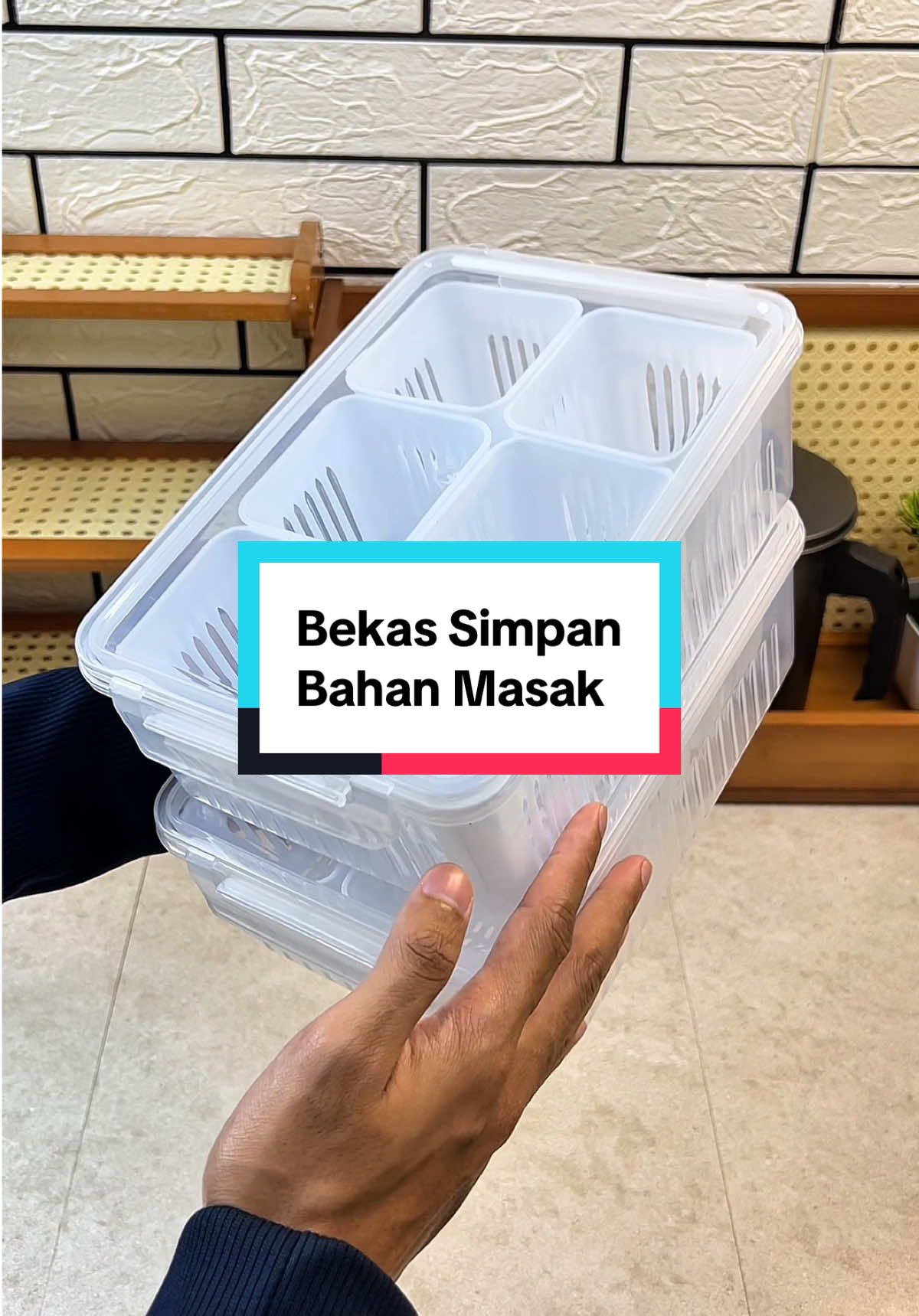 Mudah bila sda bekas macam ni. Nak simpan pun senang, peti ais pun tak berbau dan bahan nak memasak tu pun tak cepat rosak. #bekas #bekasbahanmasak #bekassimpanmakanan #bekasmakanan 