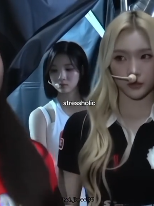 stressaholic 🍓😌 #hearts2hearts #jiwoo #kpop #fyp 