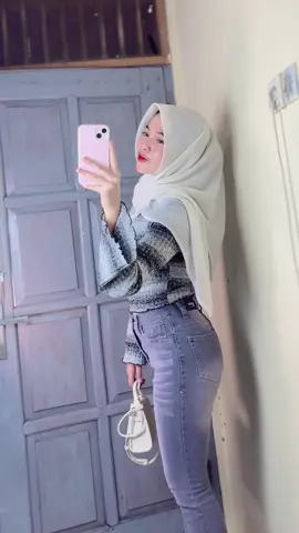 #atasancrop #cutbrayjeans #outfitinspo #rekomendasioutfit 