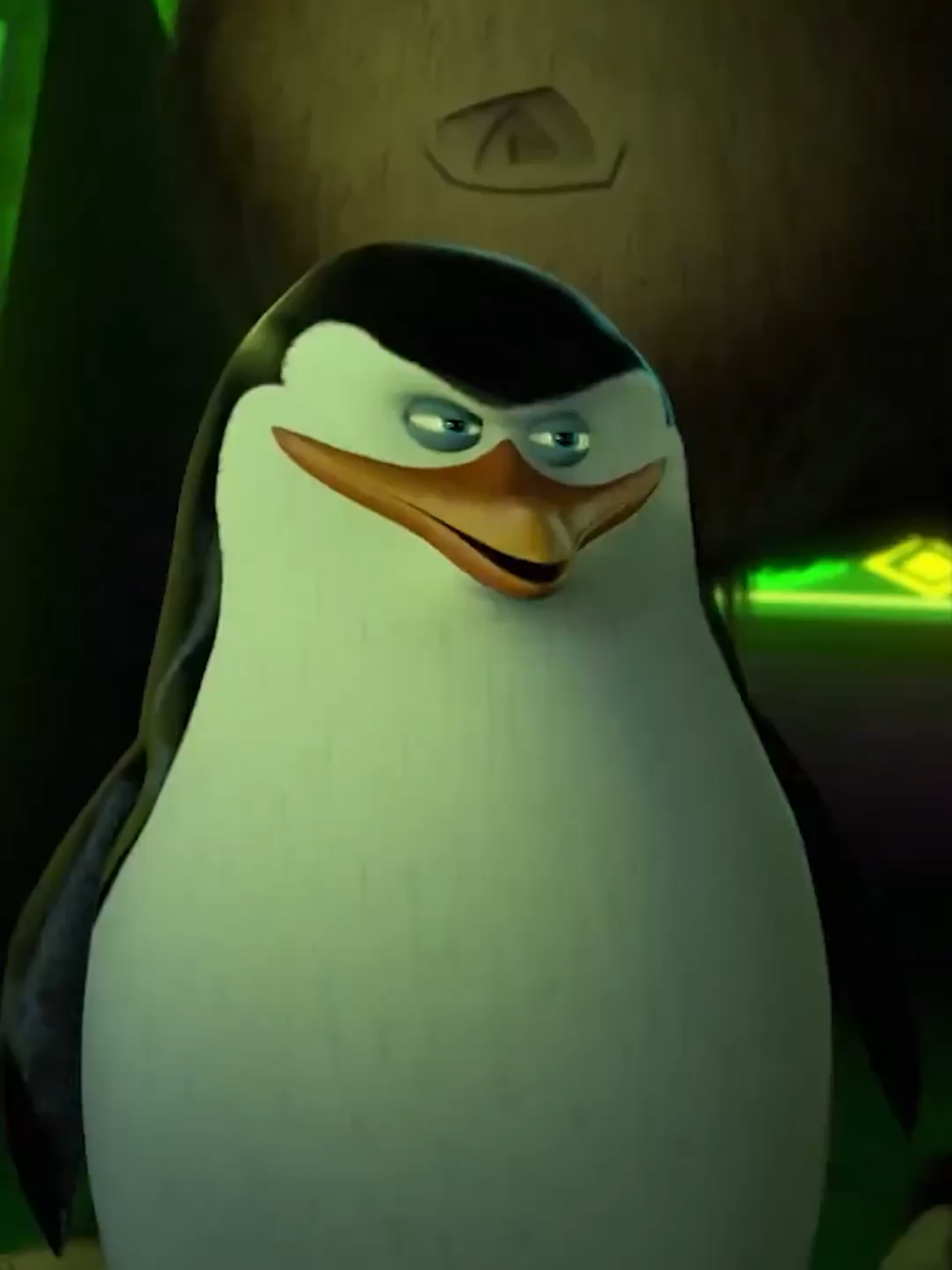 Antes de pagar as contas do mês eu posso TU-DO 🤑💰 Esses pinguins são demais! 📱Assista Madagascar 3 no meu catálogo dentro do Globoplay, do Prime Video ou no app da sua operadora de TV.  #Humor #Madagascar #Pinguins #tiktokmefezassistir