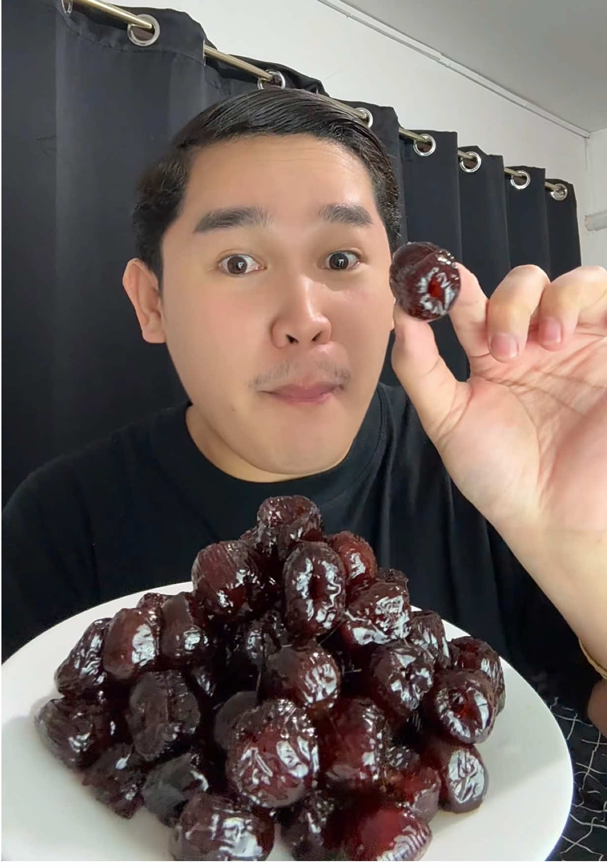 Replying to @Edith pintoy Sweet dried Red Apple to. Healthy snack to