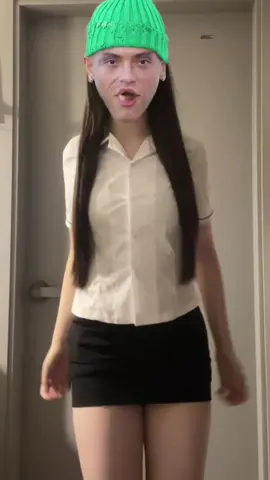 내일 교복 입고갈건데 어때 #설마해시태그하나만달았는데추천에뜨겠어 