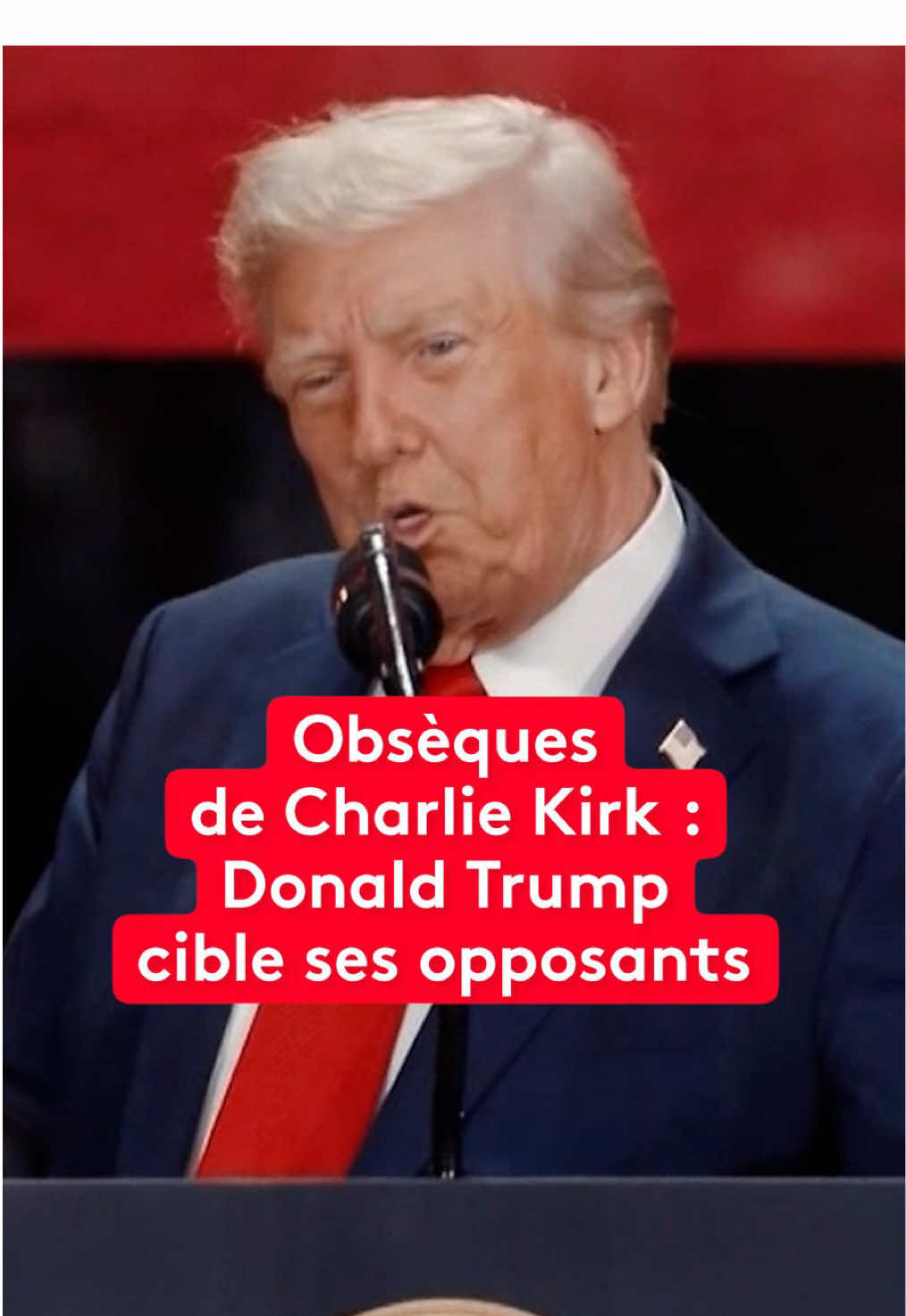 Aux États-Unis, 65 000 personnes, dont Elon Musk et Donald Trump, se sont rassemblées dimanche 21 septembre à la mémoire de l'influenceur assassiné Charlie Kirk. #jt20h #actualités #donaldtrump #usa #etatsunis 