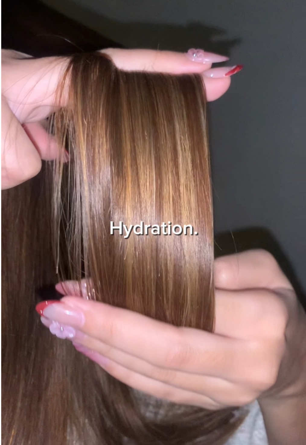 If your hair’s thirsty, we’ve got the refreshment 💧 Babe’s here to pour in the care! 🩷✨ #babeformula #healthyhair #haircare #hairproducts #musthave 