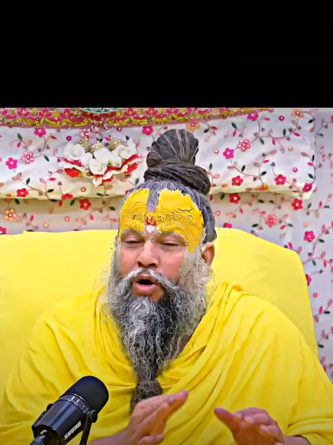 भक्ति करें पर दिखावा करके नहीं 💯🙏✨ . . . #premanandjimaharaj #bhajanmarg  #premanandji #viral 