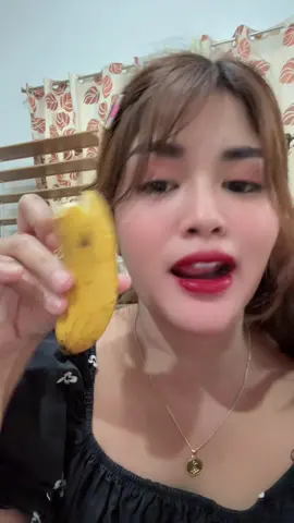 luh? HAHAHA pero uy ang cutieee talaga ng liptint ko like tumatagal tala sya ng maghaponnn!!! #magixxpeeloff #KaMangyanVlogs #KAMANGYAN 