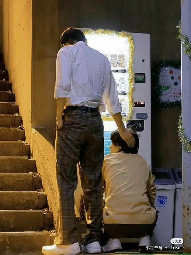 part 1 maaf kalo ada typo ya guys, soalnya typo udah melekat banget ama gue. ini udah aku berusaha cek 3 kali barangkali ada typo (terimakasih)  oiya aku pake akun ini buat upload au doang. jadi jarang buka. kalo ada akun namanya 