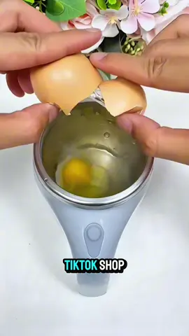 Esquece colher e bagunça 🚀 Com o Copo Mix, seu whey, creatina ou café ficam prontos em segundos, sempre lisinhos e sem esforço #mix #copoeletrico #copo #eletrico #academia 