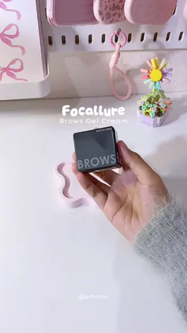 Focallure brow gel cream 👀✨ #focallurexibooming #browgel #browpomade #eyebrow #eyebrows 