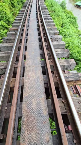 วิวสวยๆจากทางรถไฟกาญจนบุรี #ทางรถไฟสายมรณะ #กาญจนบุรี  #s24ultra #s25ultra 