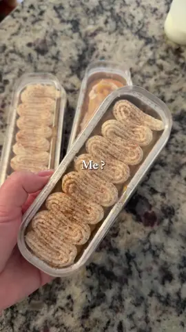Hosting, gifting, or just baking for fun? These mini loaf pans are the ultimate bake & take solution. With lids + spoons included, your bakes stay fresh, cute, and ready to serve anywhere 🎂✨