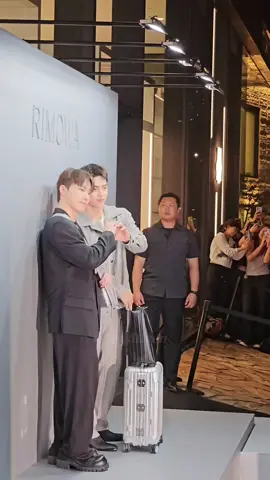 Rimowa 250923 SCoups x Dino #seventeen17_official #scoups #dino #rimowa 