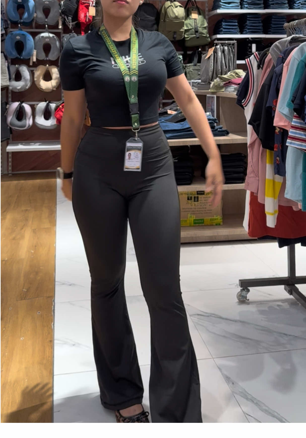 Sino bang hindi magagandahan sa leggings na to?😫 beh tingnan mo ang fitting!! #leggings #tiktokfyp #viral #yogaleggings #viral #tiktokfyp #foryoupage 
