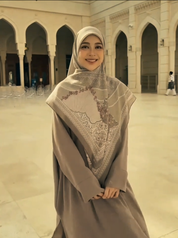 hi beautiful Lady brunei#brunei #brunei🇧🇳 #ilovetiktok #fyppppppppppppppppppppppp #pov 