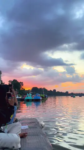 danau sipin dengan sunset nya 🥹💕 #sunset #jambi #fyp 