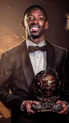 Ousmane Dembélé choisit sa mère plutôt que sa femme pour la cérémonie